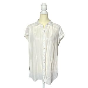 NWT Rose + Olive 100% Rayon Semi Sheer Button Front Short Sleeve Top Women's Med